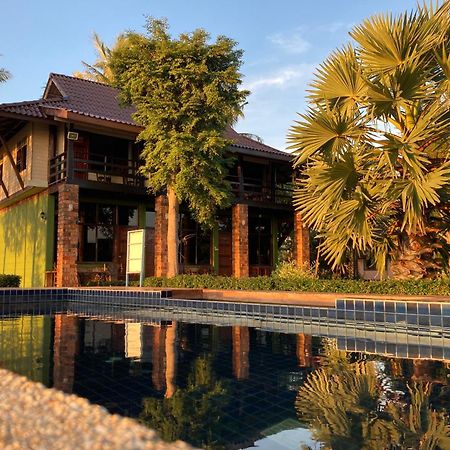The Chevalley Beach Resort Satun Exteriér fotografie