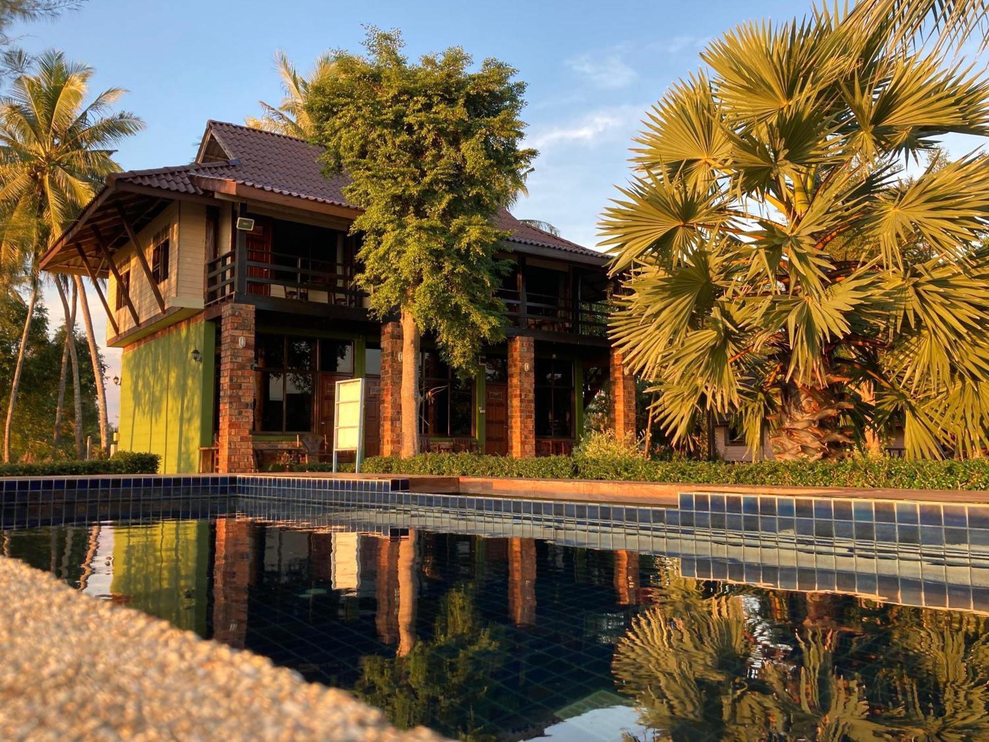 The Chevalley Beach Resort Satun Exteriér fotografie