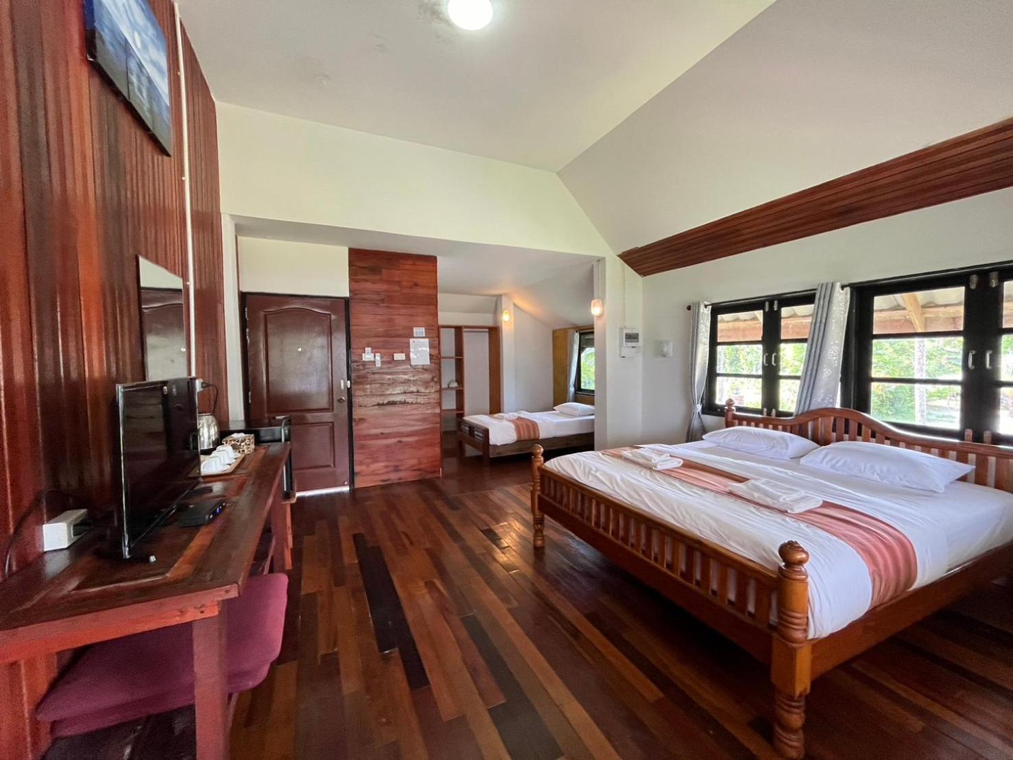 The Chevalley Beach Resort Satun Exteriér fotografie