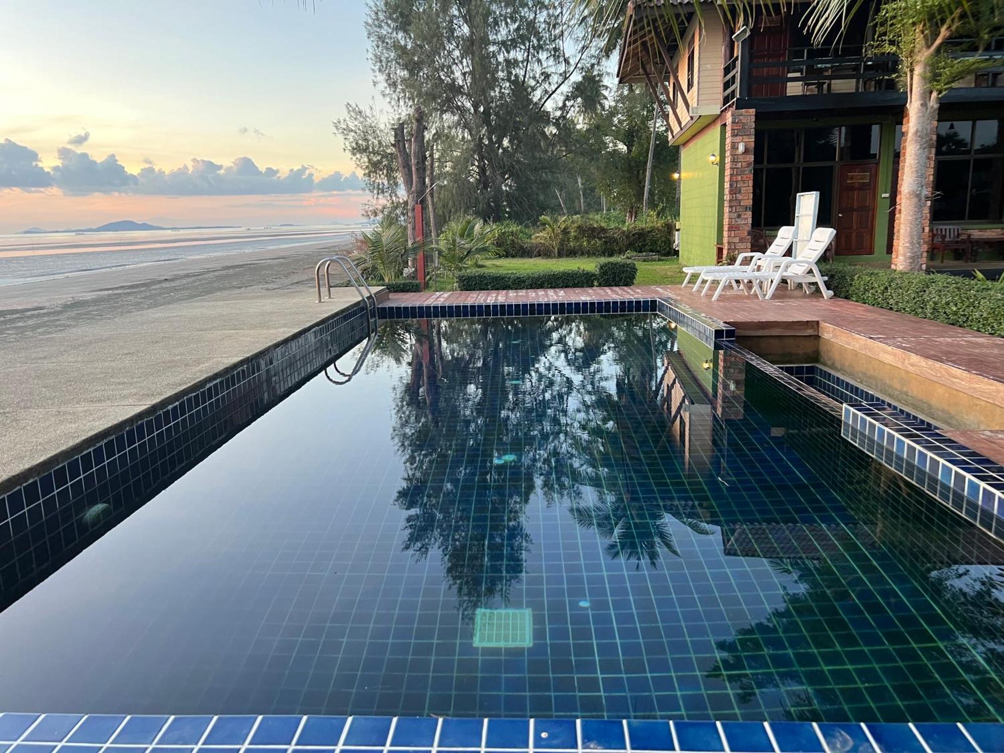 The Chevalley Beach Resort Satun Exteriér fotografie