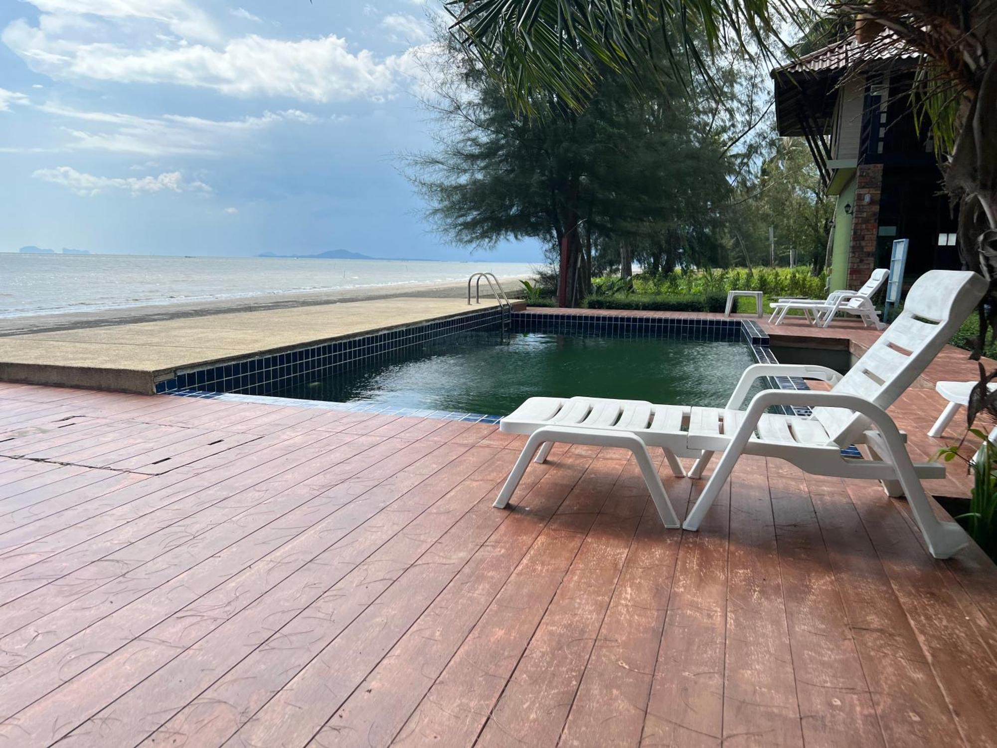 The Chevalley Beach Resort Satun Exteriér fotografie