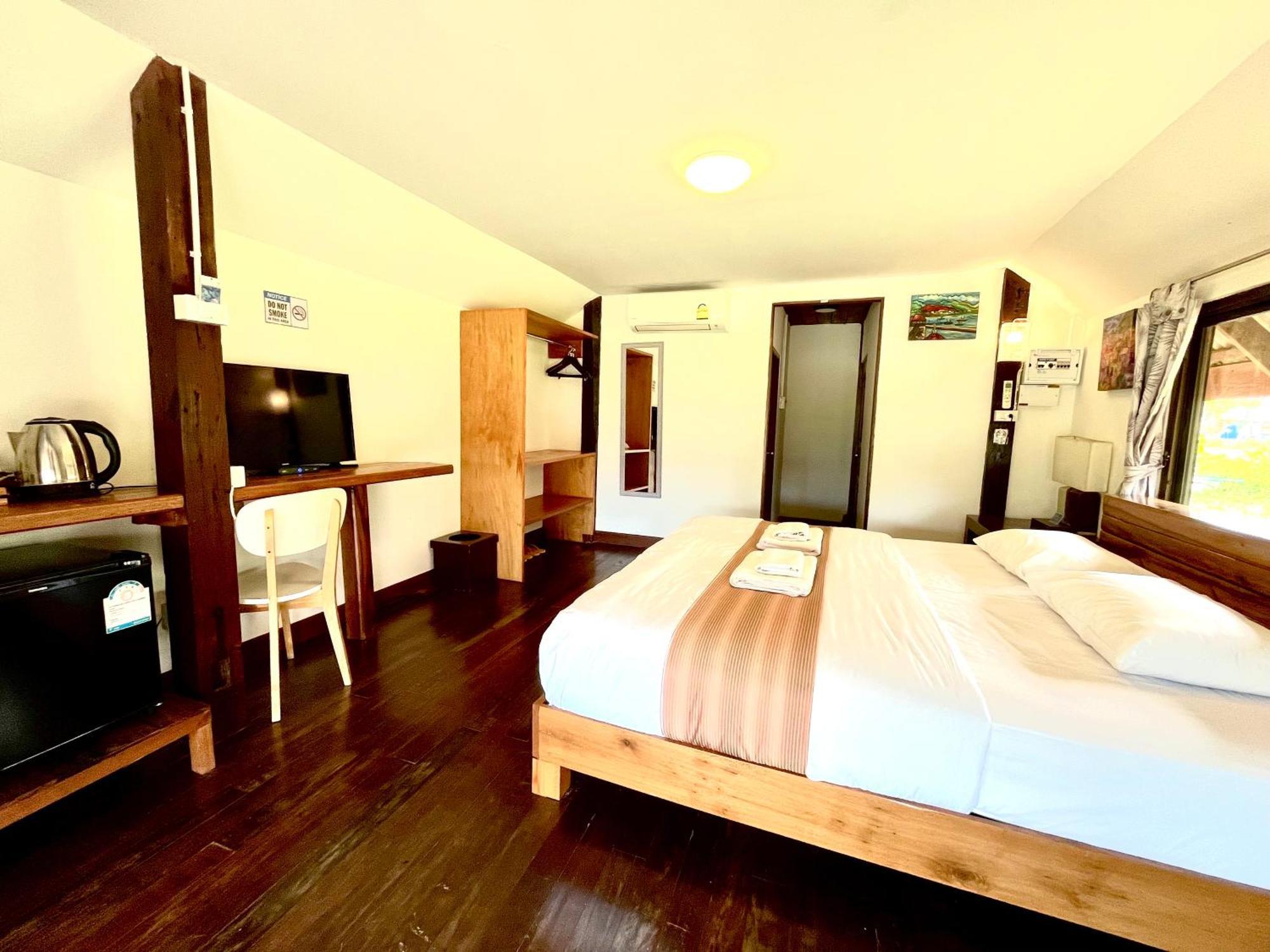 The Chevalley Beach Resort Satun Exteriér fotografie